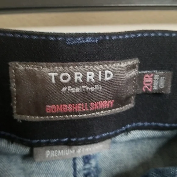 💥Torrid Bombshell Skinny Jeans 20R - Picture 4 of 8